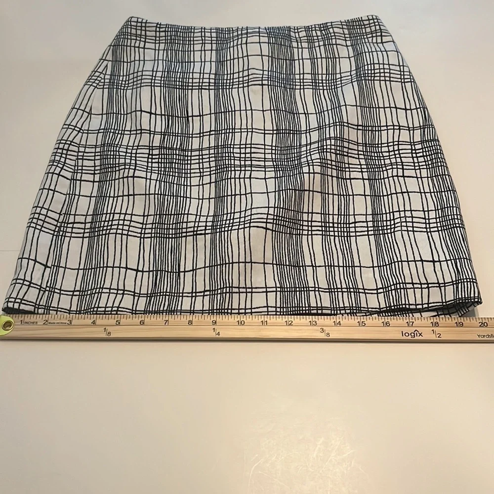 NWOT LOFT Black and White Grid Line Mini Shift Skirt Size 4
